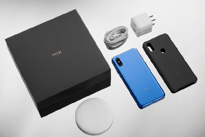 Синий Xiaomi Mi Mix 3 поступил в продажу