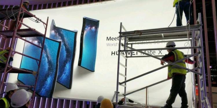 Раскрыто название складного смартфона от Huawei