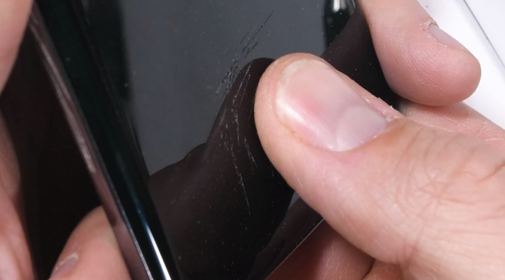 Samsung выпустила обновление для Galaxy S10, исправляющее проблему со сканером отпечатков пальцев