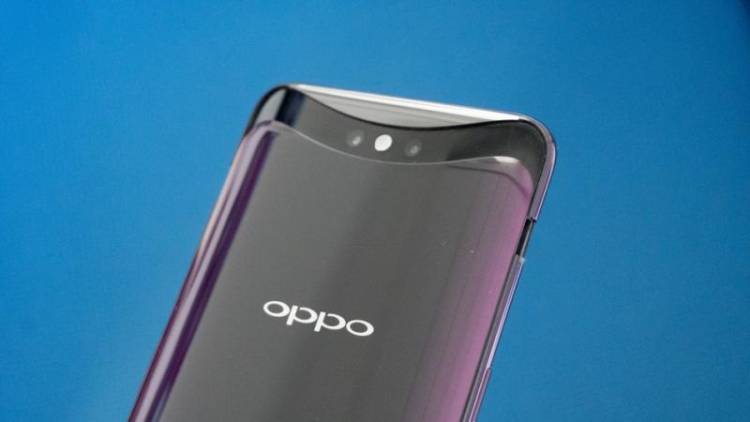 Oppo продемонстрировали дисплей со встроенной фронтальной камерой
