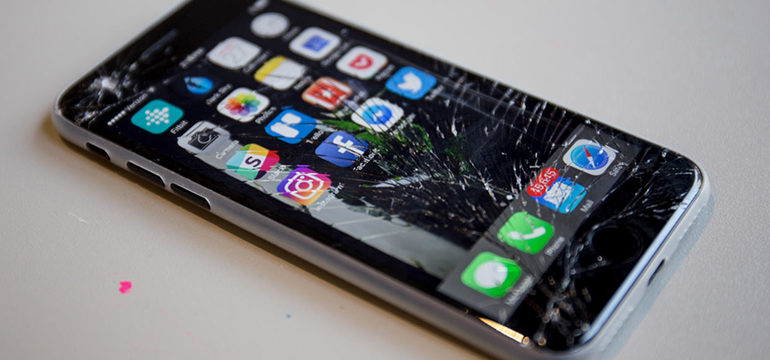 Разбитый экран iPhone